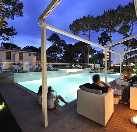 Hotel Erica Lignano 4*